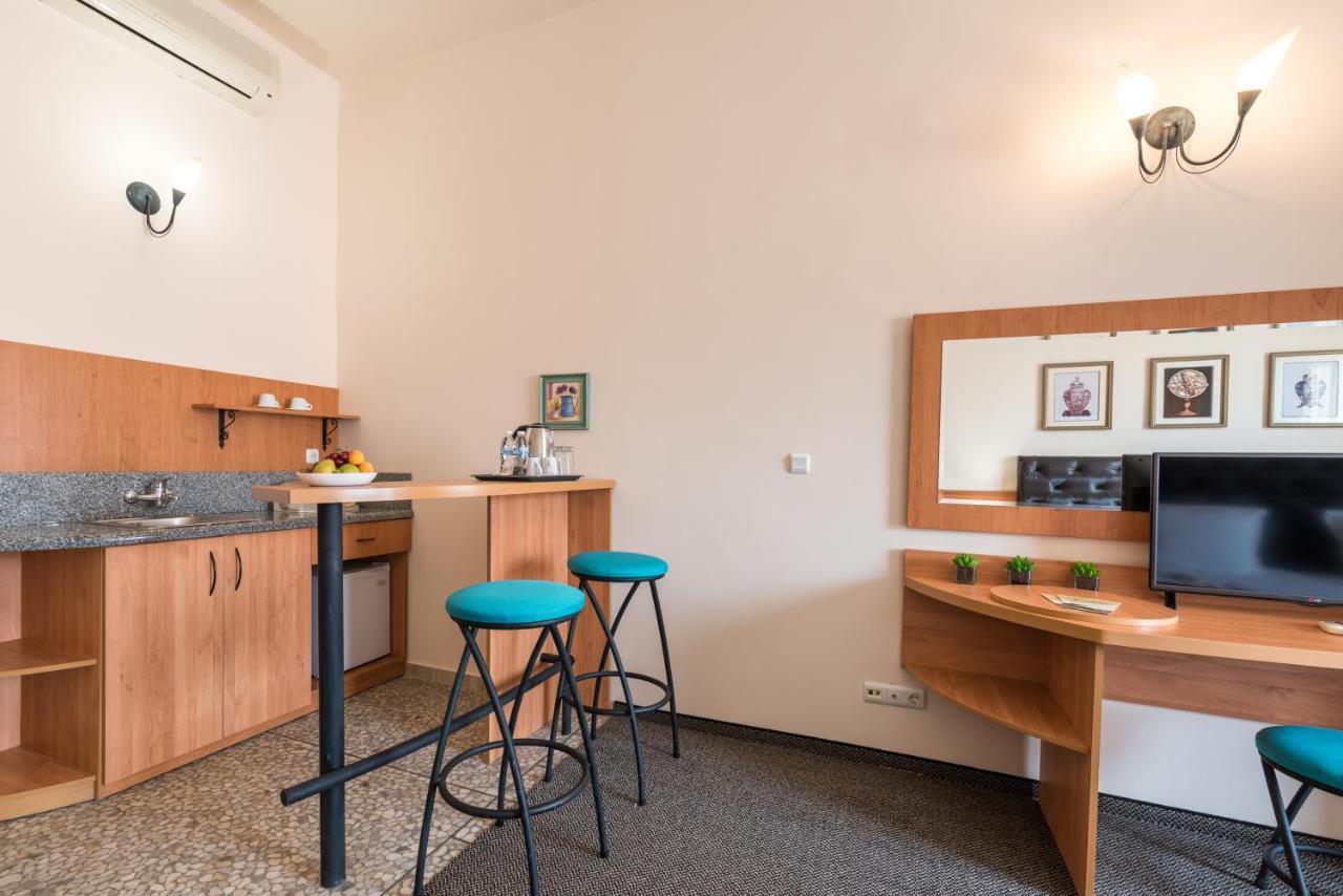 Lotus Family Hotel - Free Parking Slantchev Briag Extérieur photo