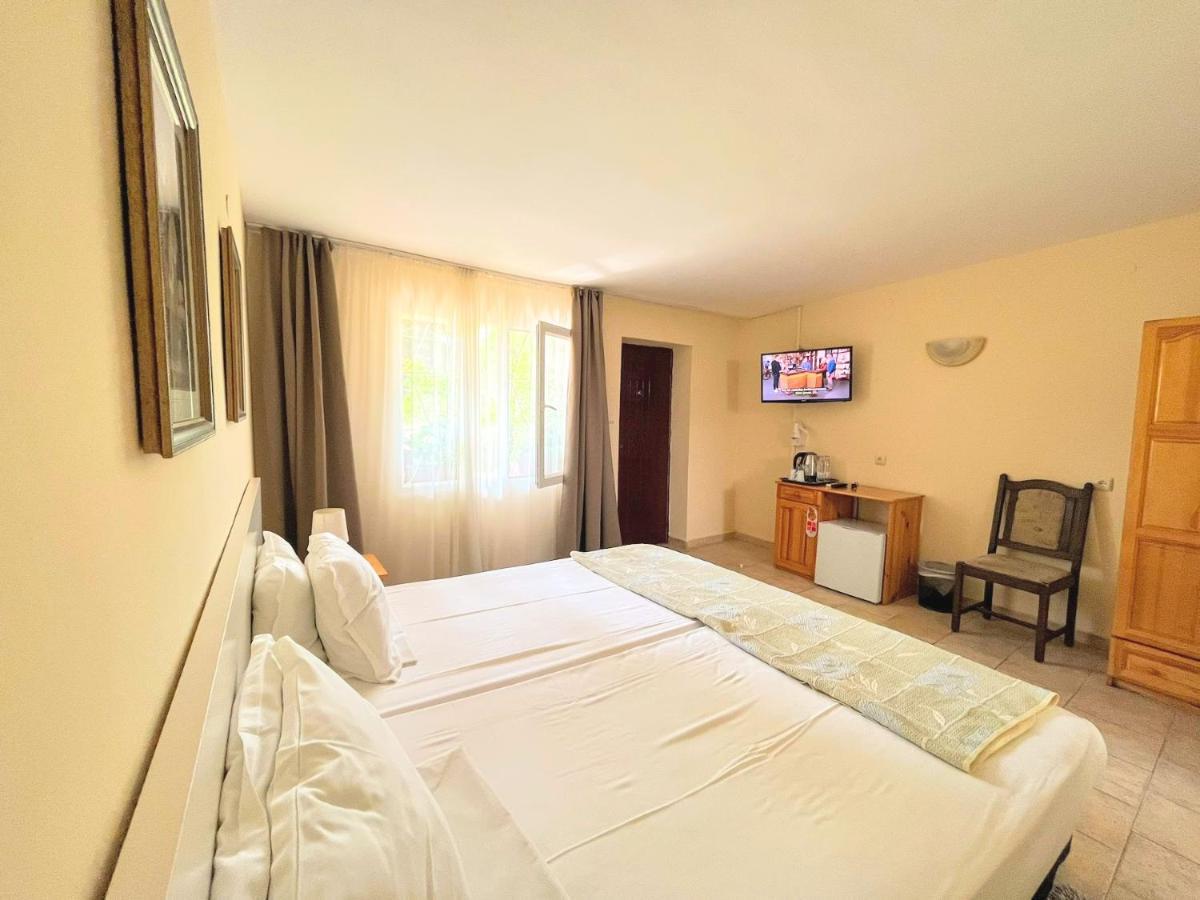 Lotus Family Hotel - Free Parking Slantchev Briag Extérieur photo