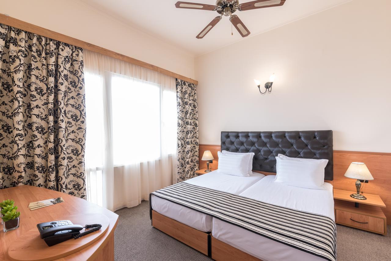 Lotus Family Hotel - Free Parking Slantchev Briag Extérieur photo