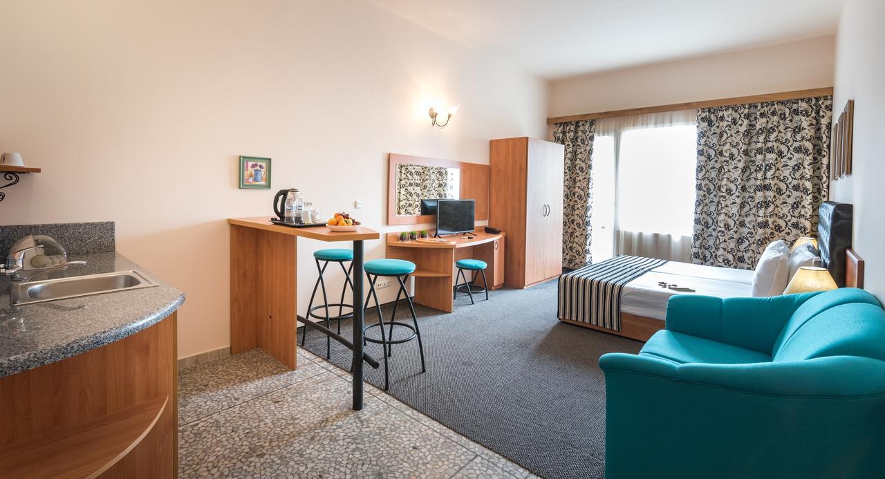 Lotus Family Hotel - Free Parking Slantchev Briag Extérieur photo