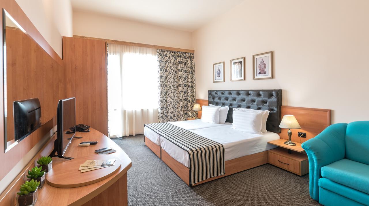 Lotus Family Hotel - Free Parking Slantchev Briag Extérieur photo